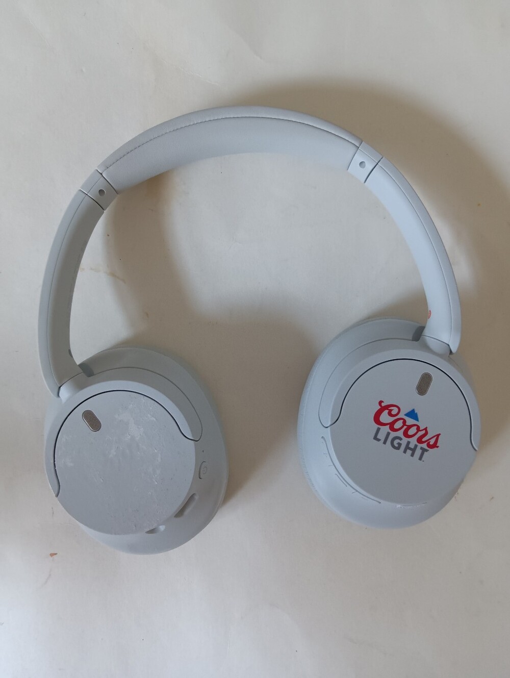 Sony WH-CH720N Damaged Exterior, Unused Over Ear headphones, White, Earphones